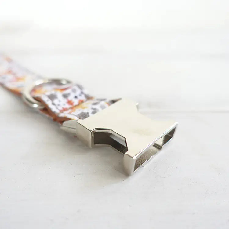 Collier de Noël doré fait main pour chien par MUTTCO