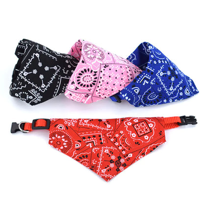 Collier écharpe triangulaire rétractable pour animaux de compagnie
