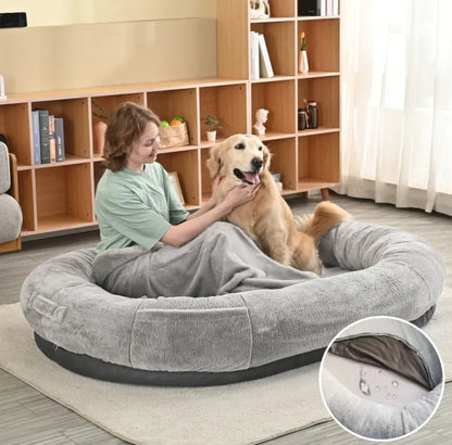 Lit surdimensionné gris clair pour chien et homme